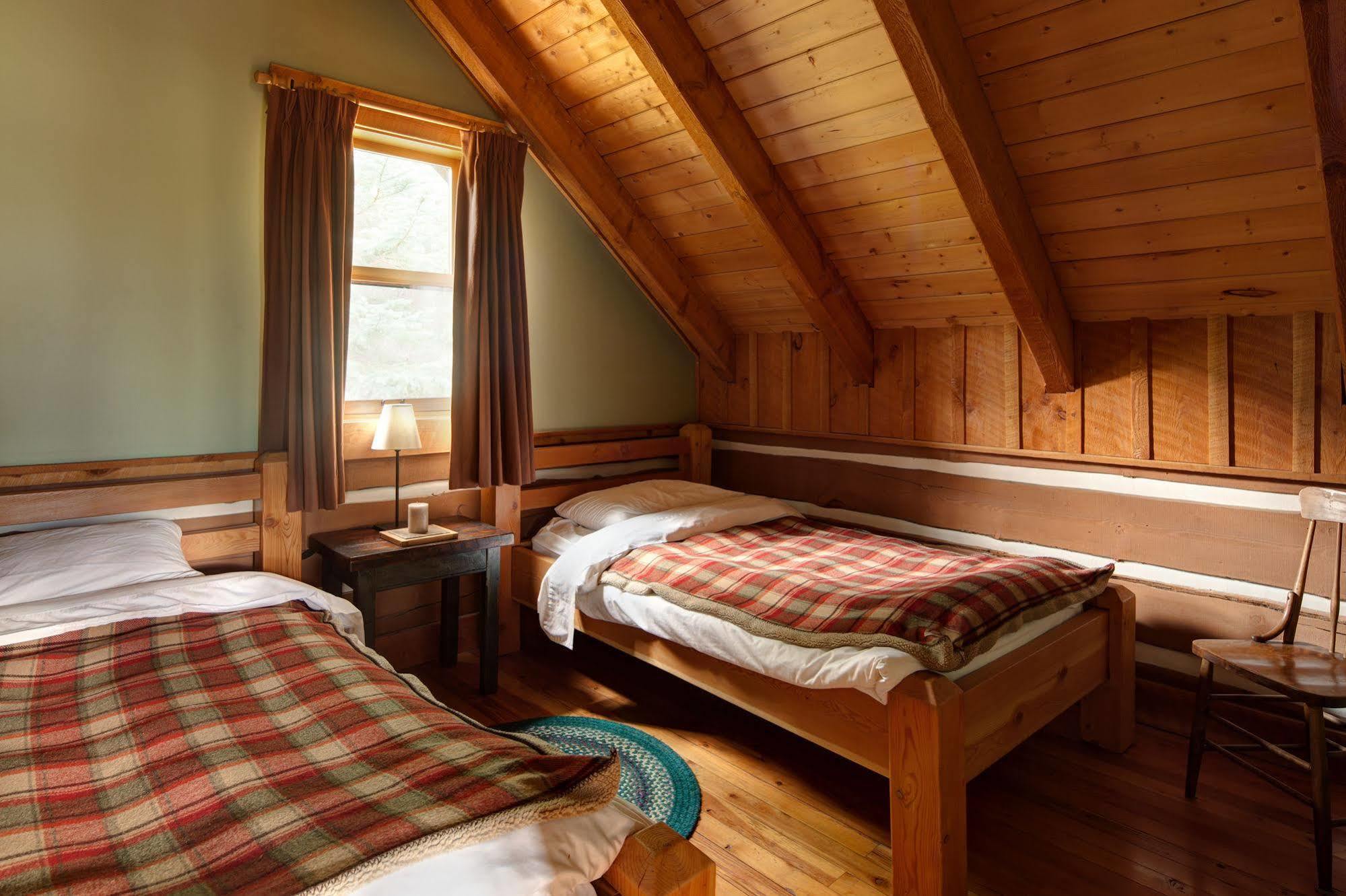 Nipika Mountain Resort Рейдиум-Хот-Спрингс Экстерьер фото
